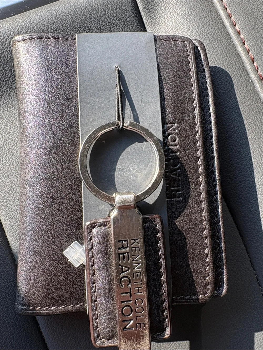 Kenneth Cole Reaction compact leather